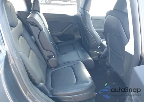 2023 Tesla Model Y Awd/Long Range Dual Motor All-Wheel Drive z USA, uszkodzony, nr VIN 7SAYGAEE4PF850527